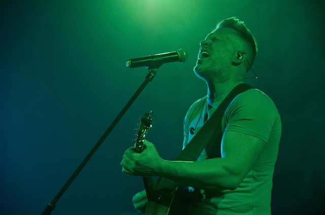 Hobi menyanyi