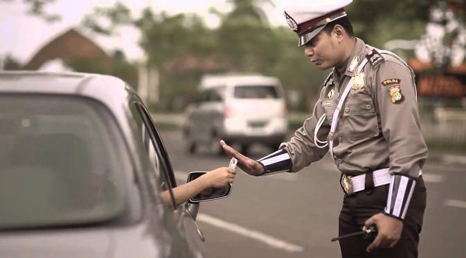 polisi pungli sopir pickup