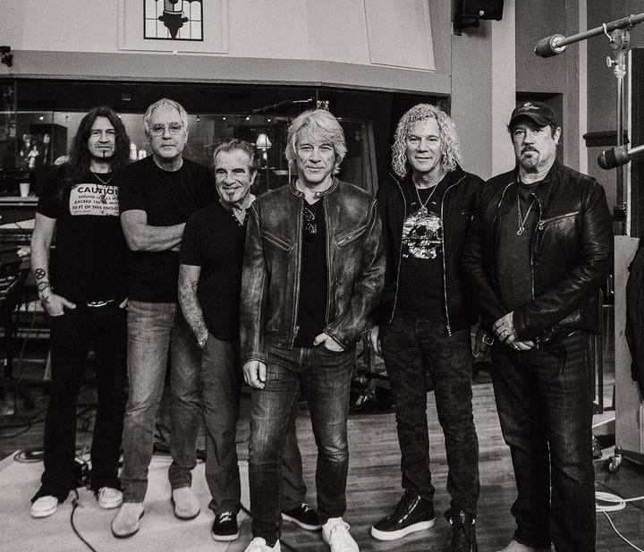 Aksi Heroik Penyanyi Rock Legendaris Jon Bon Jovi