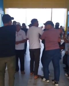 Ayah Erik Diadang di Pelabuhan Goto