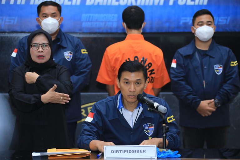 Guru Honorer Pembobol Sistem BKN Ditangkap Polisi