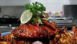 Kelezatan Menyantap Kepiting Garlic