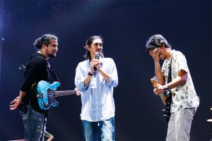 konser sheila on 7 pindah 2 kali di bandung