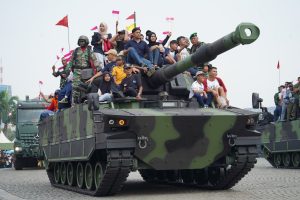 Antusias Saksikan Puncak HUT ke-79 TNI