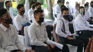 CPNS pria rambut gondrong