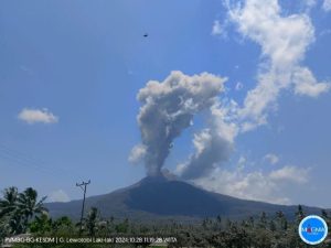 Letusan Gunung Lewotobi Laki-laki
