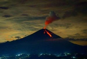 Gunung Semeru Masih Berstatus Waspada