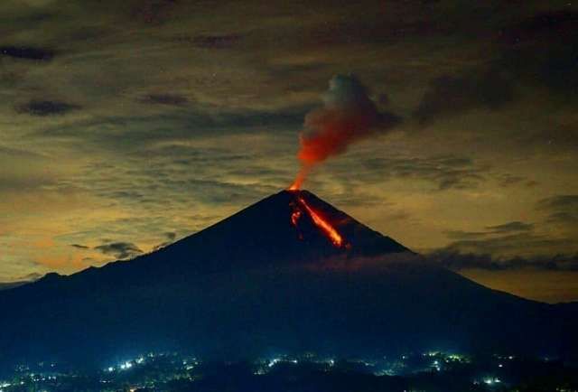 Gunung Semeru Masih Berstatus Waspada