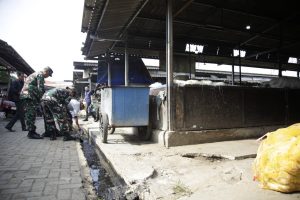 Pemkot Bandung Bersihkan Pasar