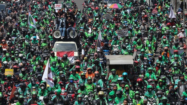 pengemudi daring