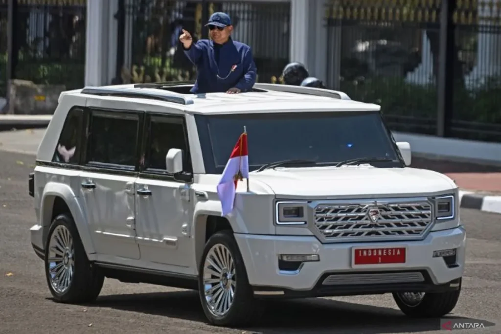 maung mobil dinas menteri