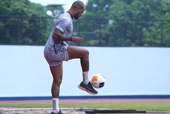Alasan Persib Tetap Berlatih di Lapangan Dengan Rumput