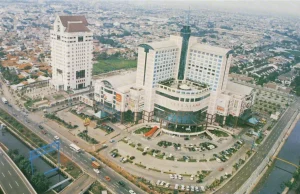 siapa pemilik mal ciputra