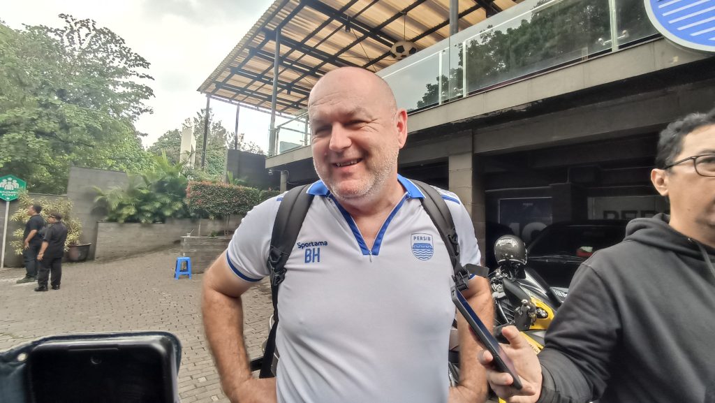 Kabar Baik Datang Dari Persib, Bojan Hodak Pastikan Tulang Rusuk Zulkifli Lukmansyah Tidak Mengalami Fraktur
