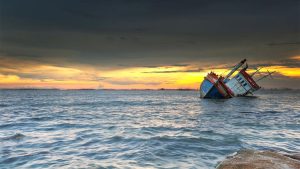 Kapal Bawa 32 Orang Tenggelam di Namrole Maluku