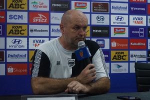Bojan Hodak Tetap Menganalisa Pertandingan Persib Versus PSM
