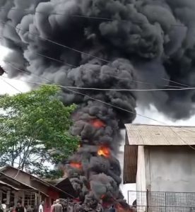 Tempat Penyimpanan Ban di Cianjur Terbakar Hebat