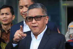 Hasto tersangka KPK-8
