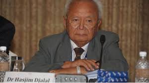 hasjim djalal meninggal