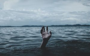 wisatawan tenggelam di waduk saguling, pantai karang harwu sukabumi