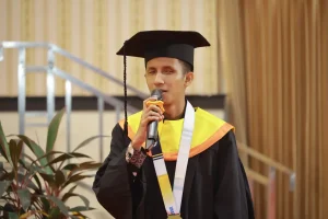wisudawan tunanetra