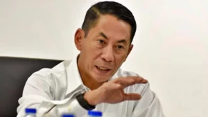 DIRUT BULOG MUNDUR DARI tni