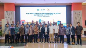 Kantor Wilayah Direktorat Jenderal Pajak (Kanwil DJP) Jawa Barat I menyambut Wakil Ketua Komisi XI DPR RI M. Hanif Dhakiri bersama sembilan anggota yang melaksanakan kunjungan kerja spesifik Masa Persidangan II/Tahun Sidang 2024-2025, pada Jumat (13/3/2025). (Dok. Kanwil DJP Jabar)