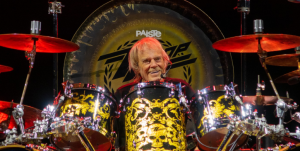 Frank Beard Absen Dari Tur Band ZZ Top