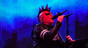 Grup Band Tool Digugat Penggemar