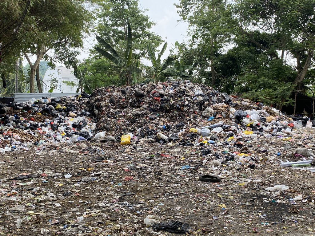 Lambatnya Penanggulangan Sampah di Kota Bandung Erwin Sampaikan Permohonan Maaf
