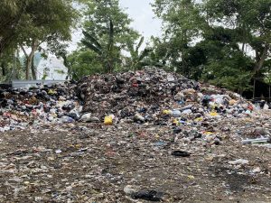Lambatnya Penanggulangan Sampah di Kota Bandung Erwin Sampaikan Permohonan Maaf