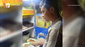 Seorang Penjual Mie Ayam Memberikan Mie Gratis bagi yang Bisa Menyambung Hafalan Al-Qur’an