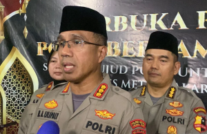 Mahasiswa UKI unjuk rasa