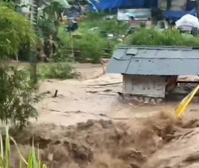 Puluhan Rumah Rusak Akibat Meluapnya Sungai Cimeta