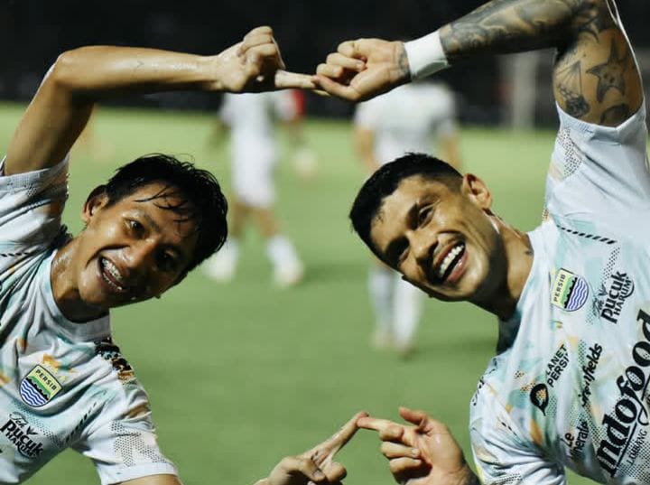 Persib Bandung Permalukan Semen Padang