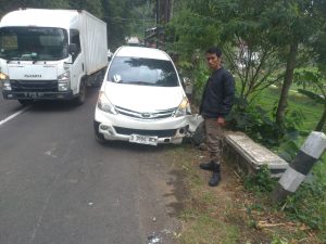 Pemudik Asal Bandung Alami Kecelakaan Tunggal di Salawu