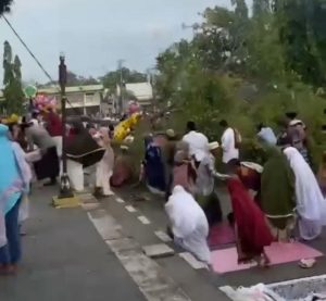 Pohon Beringin Tumbang di Alun-alun Pemalang sebelum Shalat Id, 2 Jemaah Tewas dan 15 Terluka