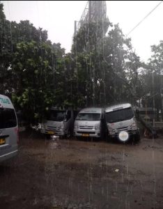 Hujan Deras dan Angin Kenjang di Bandung