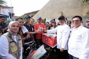 Gus Ipul Tinjau Pengelolaan Sampah Desa Cangkuang Wetan