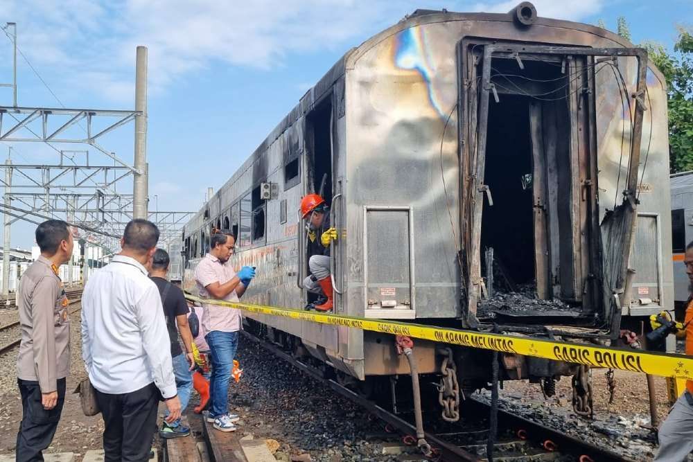 kebakaran gerbong kereta