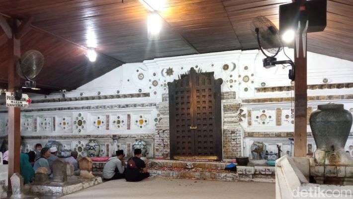 komplek-permakaman-sunan-gunung-jati-web-pemkab-cirebon - sejarah hari jadi kabuoaten cirebon