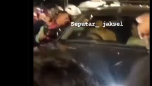 pajero hitam wanita teriak