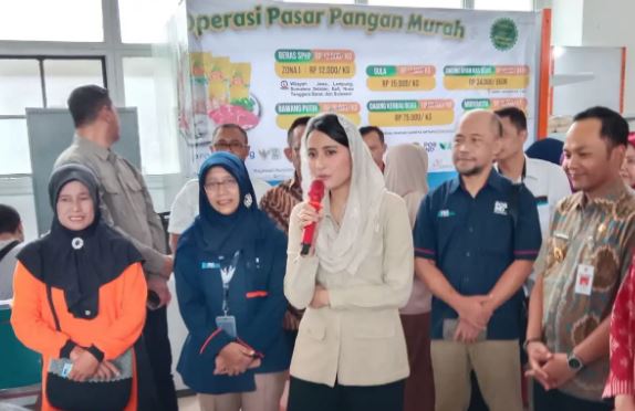 Wamendag Pantau Operasi Pasar Gerai AgriPost di Solo