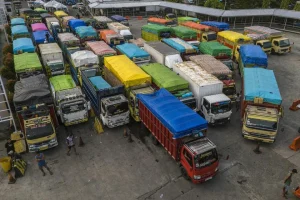 Truk Lewati Baku Emisi