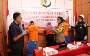 Demi Hindari Pemeriksaan Dana Rp 33 M, Bendahara KPU Buru Maluku Bakar Kantor