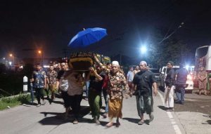 Enam Korban Longsor Pacet Mojokerto Tiba di Rumah Duka