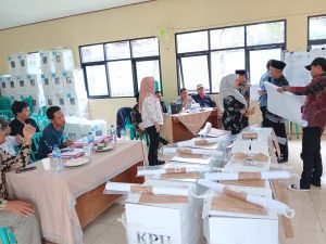 39 Saksi Cabup dan Cawabup Ai-Iip Tolak Tanda Tangani Hasil Pleno Rekapitulasi Suara Tingkat Kecamatan