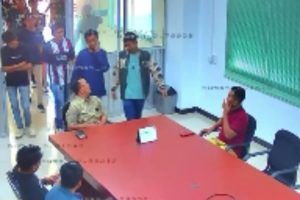 Karyawan PT Yihong Novatex