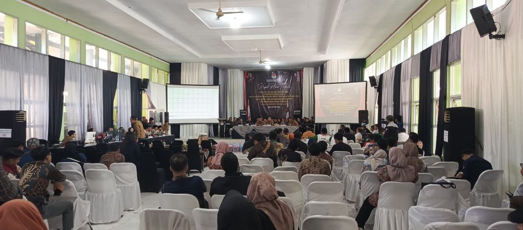 Pleno Rekapitulasi Perhitungan Suara PSU Diwarnai Skor, Target Selesai Hari Ini