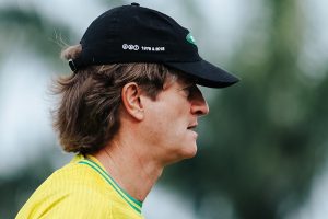 Digasak Persib Dengan Skor Telak, Pieter Huistra Puji Kinerja Skuat PSS Sleman